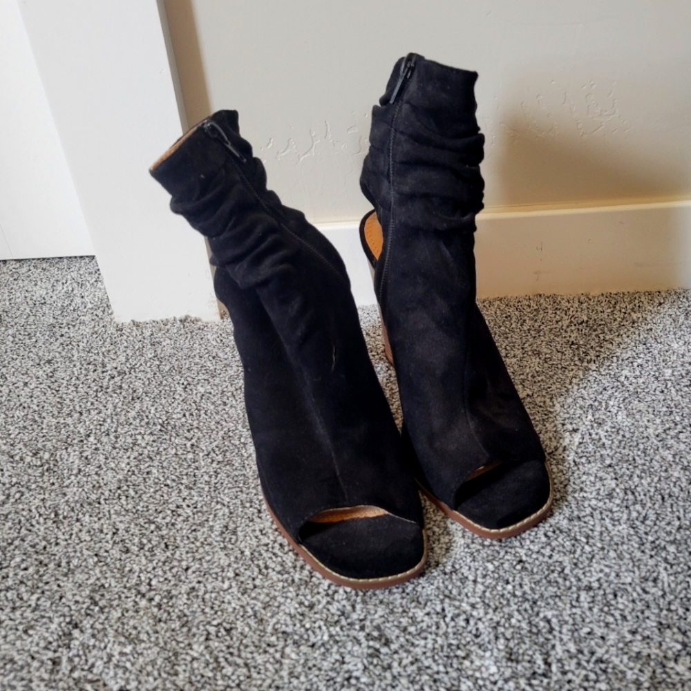 Lulu's Heels